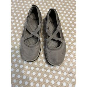Clarks Privo‎ Shoes Womens Size 7 Slip On Beige Suede Walking Perforated